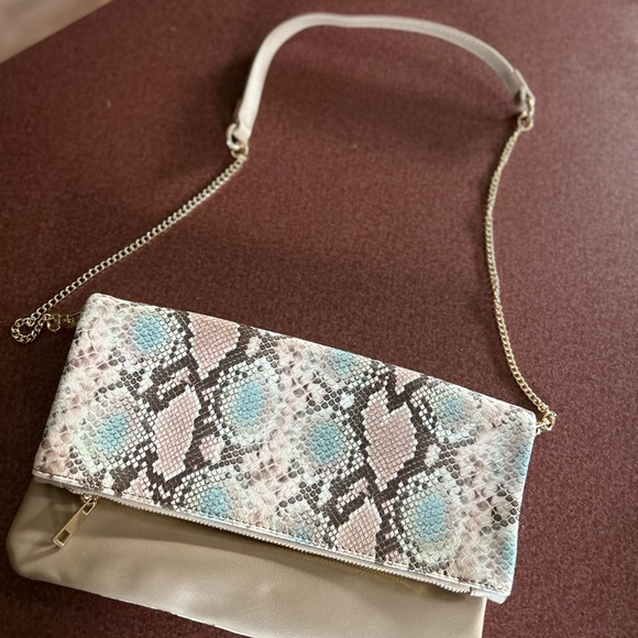 Snakeskin Pattern Clutch - Picture 7 of 8